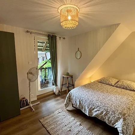 Le Catalpa In The Heart Of A Lejlighed Mittelhausbergen